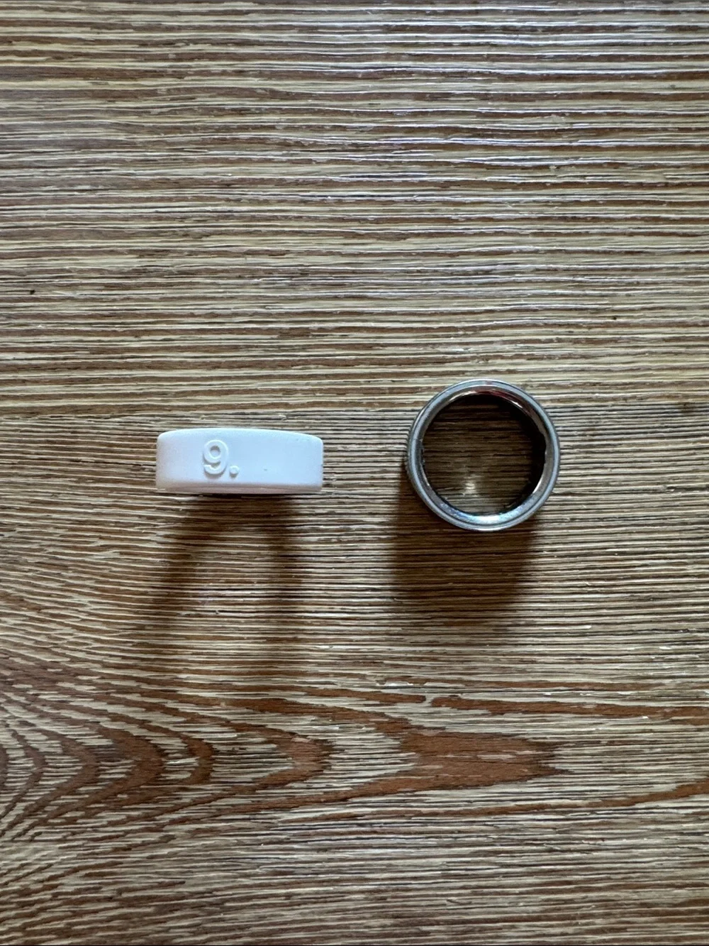Oura GEN 4 SILVER SIZE 9 smart ring- includes charger